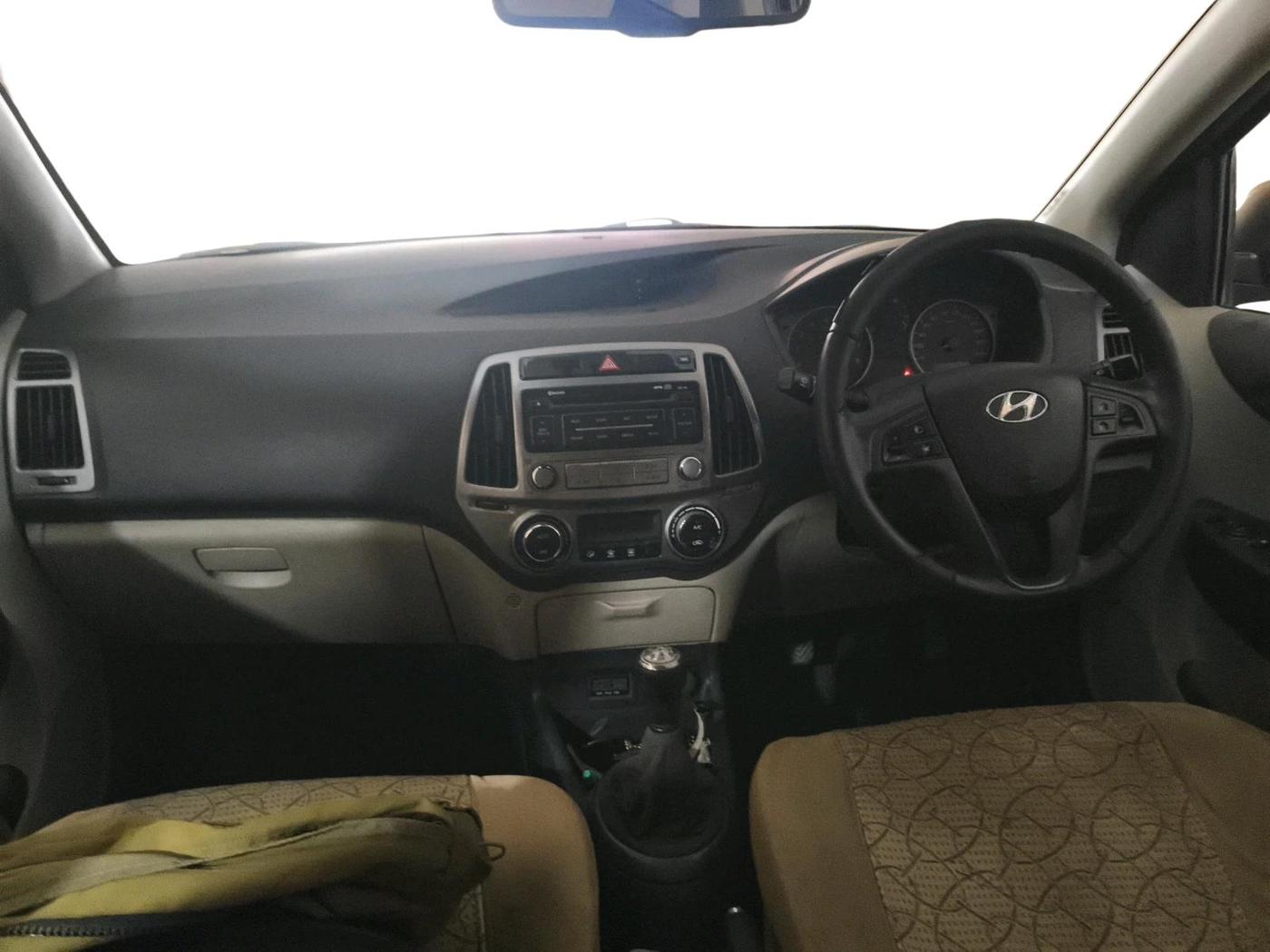 2012 Hyundai i20 SPORTZ 1.2, Petrol, Manual, 32,418 km, interior