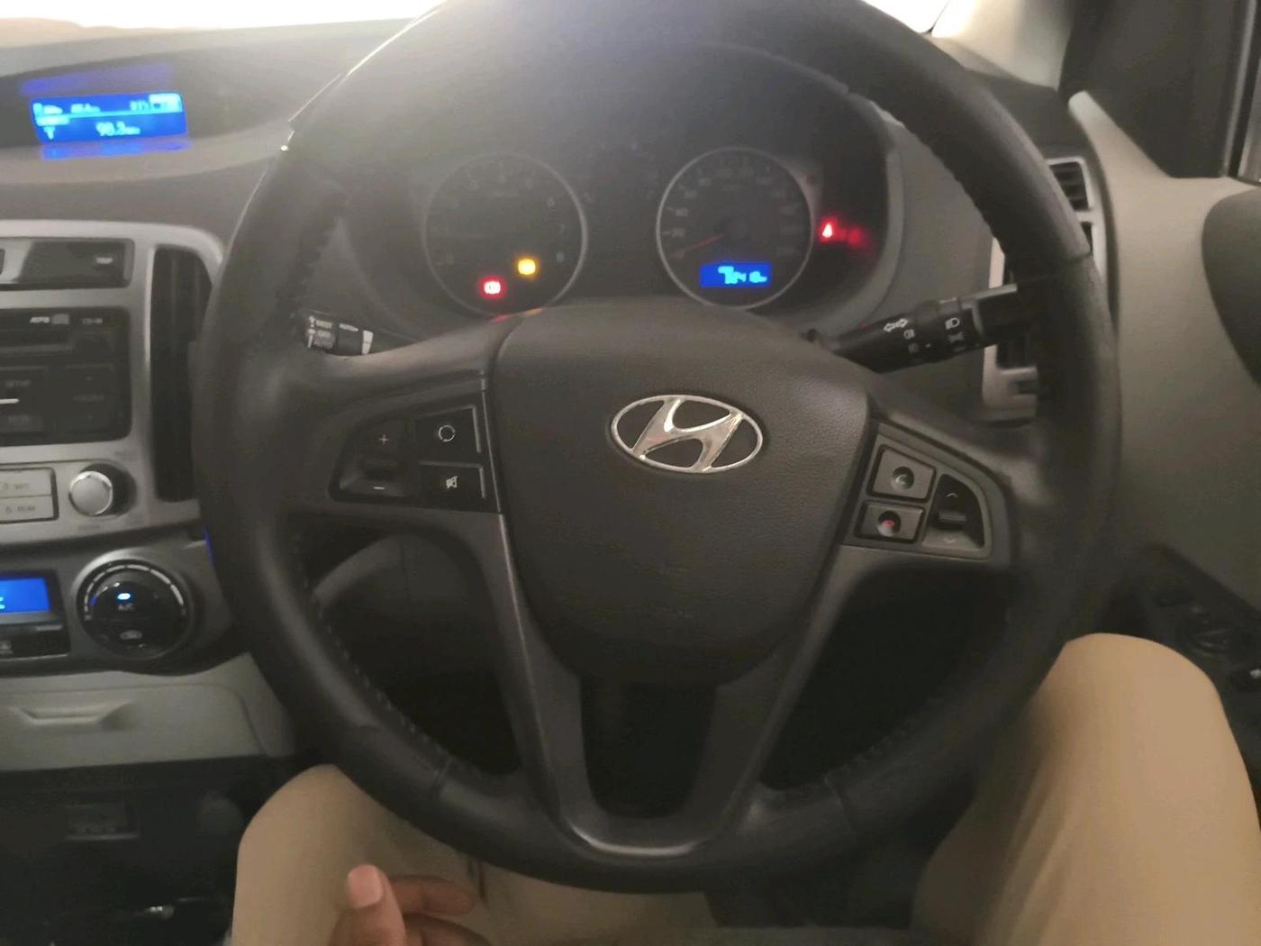 2012 Hyundai i20 SPORTZ 1.2, Petrol, Manual, 32,418 km, interior