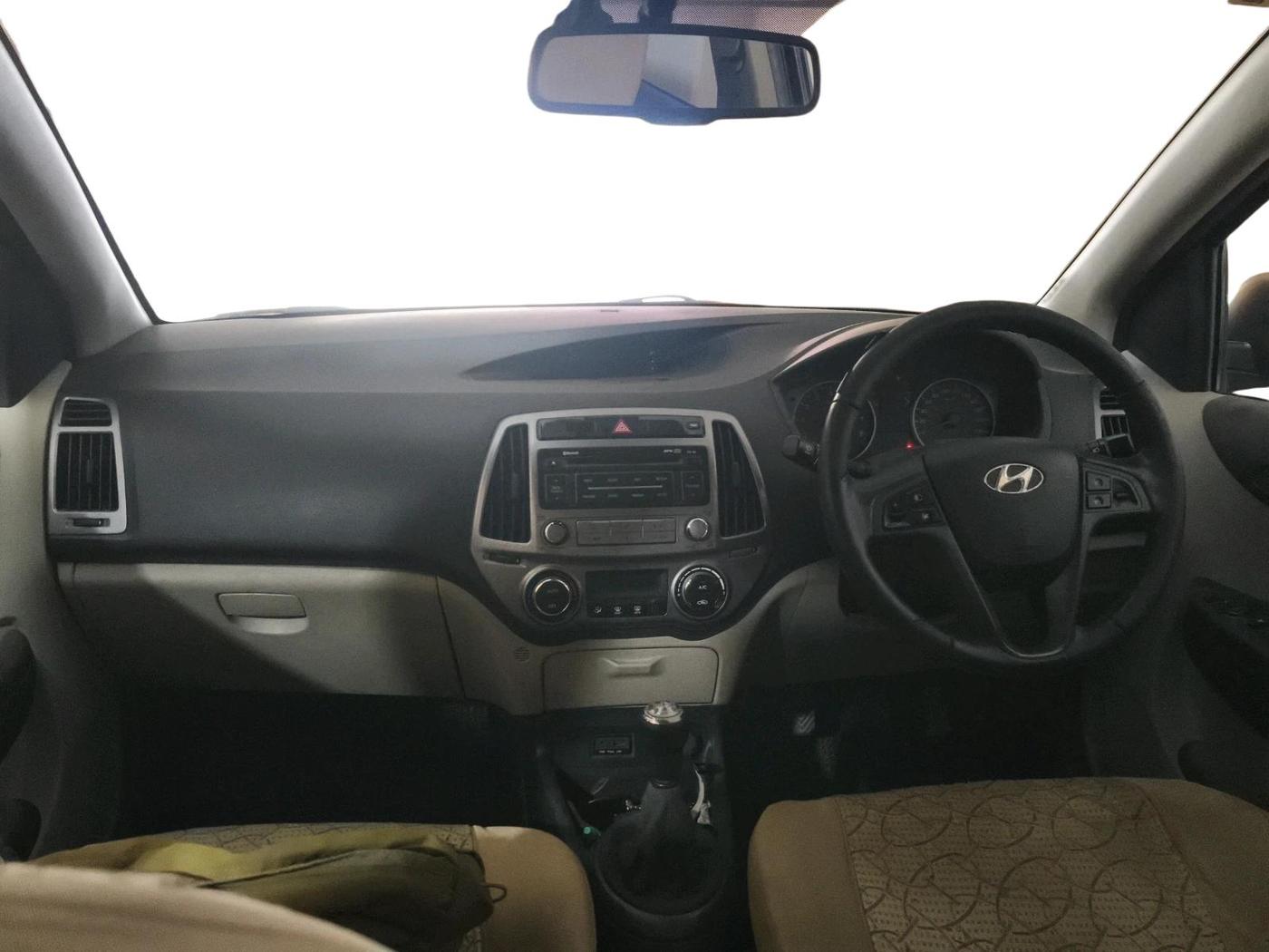 2012 Hyundai i20 SPORTZ 1.2, Petrol, Manual, 32,418 km, interior