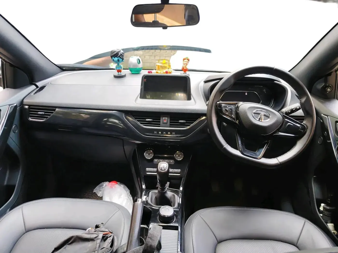 2023 Tata NEXON XZ PLUS PETROL DARK EDITION, Petrol, Manual, 15,402 km, interior