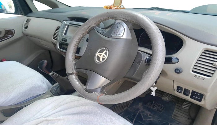 2013 Toyota Innova 2.5 VX 8 STR, Diesel, Manual, 1,63,143 km, interior