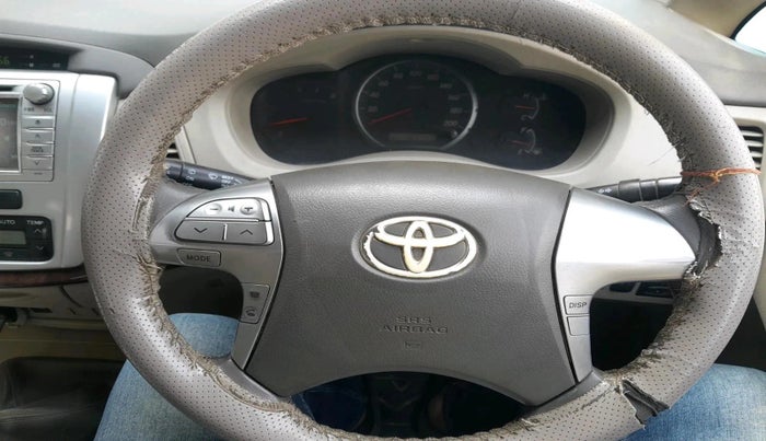 2013 Toyota Innova 2.5 VX 8 STR, Diesel, Manual, 1,63,143 km, interior