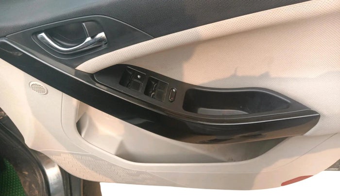 2020 Tata NEXON XZA PLUS (O) PETROL, Petrol, Automatic, 99,283 km, interior