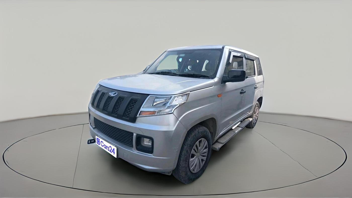2017 Mahindra TUV300 T4 PLUS, Diesel, Manual, 35,741 km, exterior