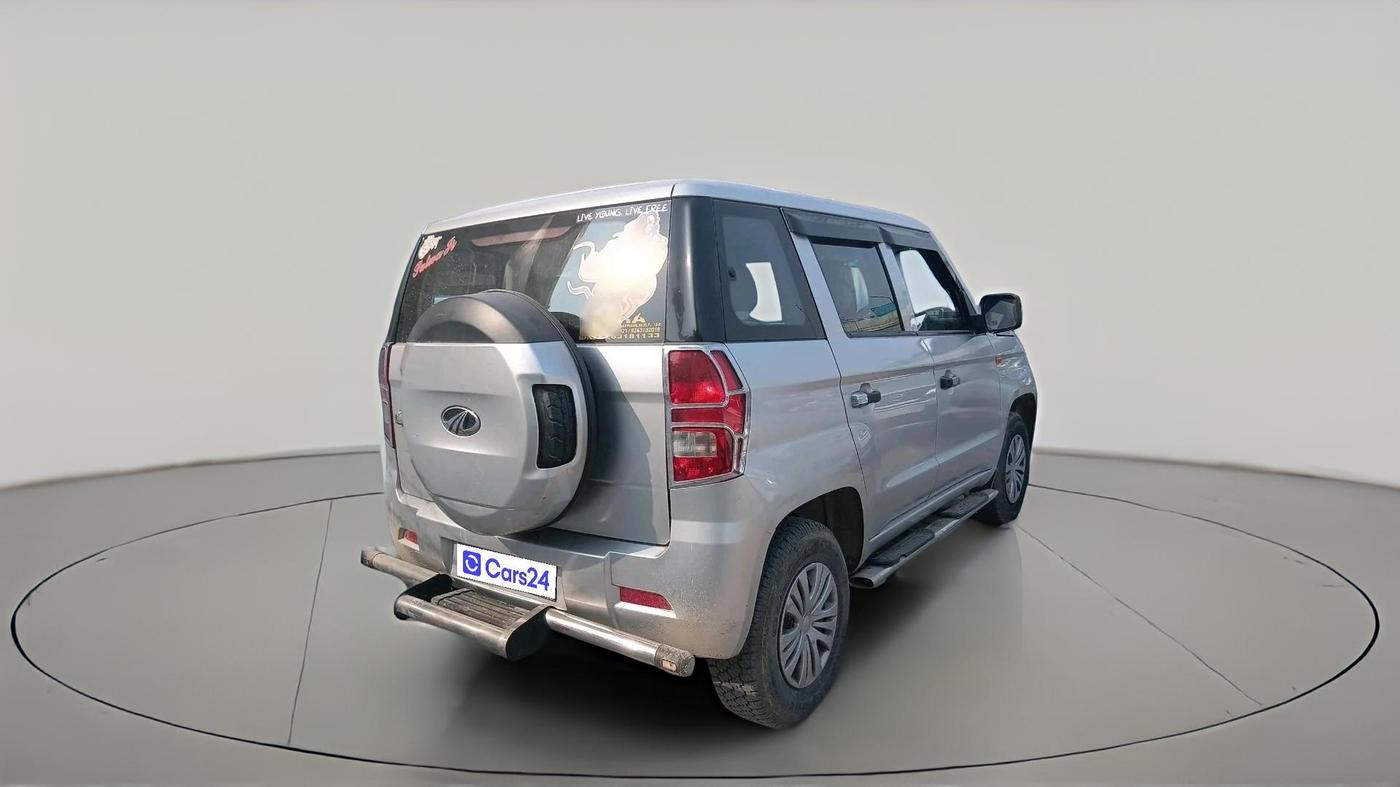 2017 Mahindra TUV300 T4 PLUS, Diesel, Manual, 35,741 km, exterior