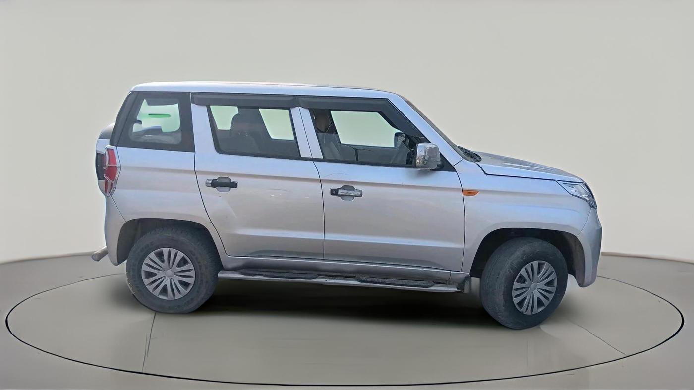 2017 Mahindra TUV300 T4 PLUS, Diesel, Manual, 35,741 km, exterior