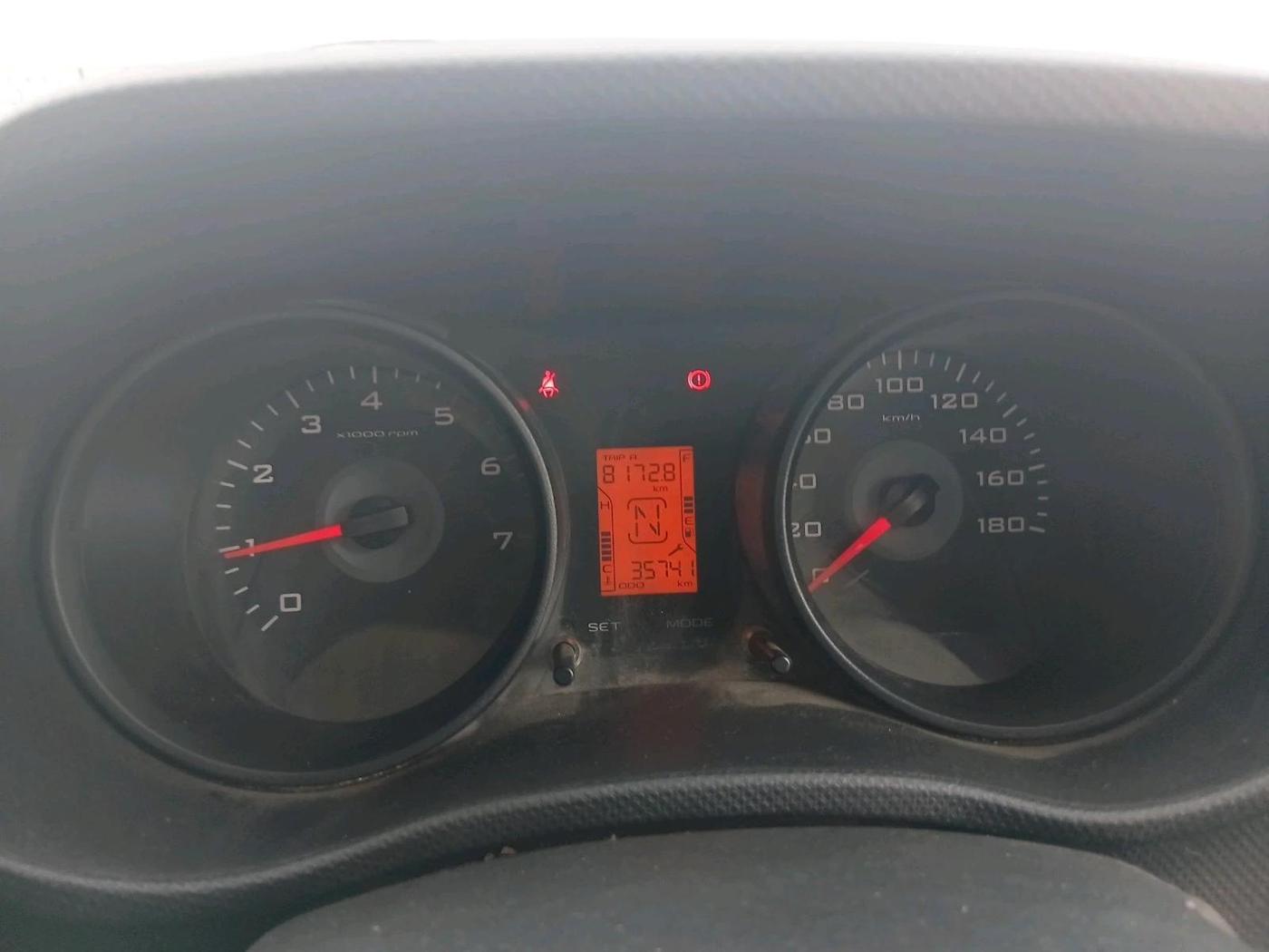 2017 Mahindra TUV300 T4 PLUS, Diesel, Manual, 35,741 km, interior