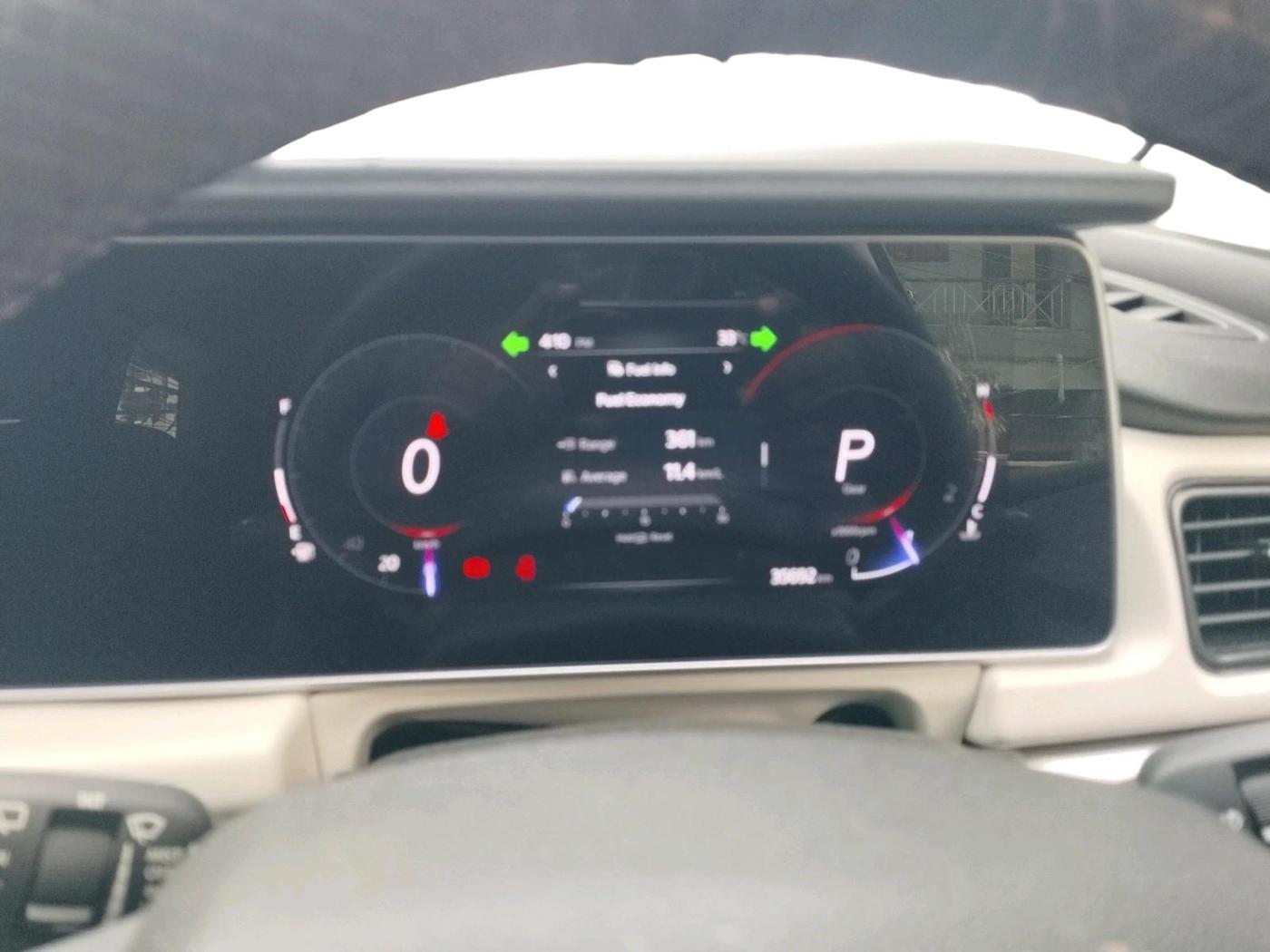 2023 Mahindra XUV700 AX 5 D AT 5 STR, Diesel, Automatic, 35,692 km, interior