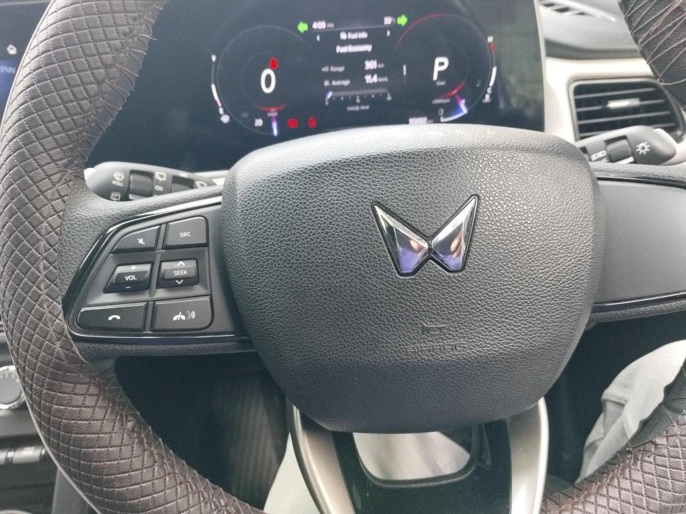 2023 Mahindra XUV700 AX 5 D AT 5 STR, Diesel, Automatic, 35,692 km, interior