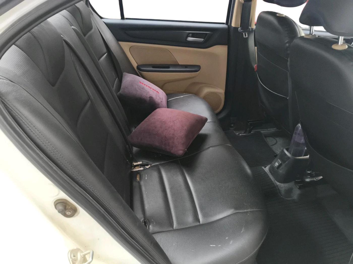 2019 Honda Amaze 1.5L I-DTEC V, Diesel, Manual, 64,616 km, interior