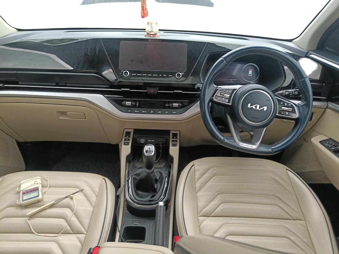 2023 KIA CARENS LUXURY PLUS 1.5 IMT PETROL, Petrol, Manual, 89,371 km, interior