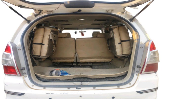 2013 Toyota Innova 2.5 GX 8 STR, Diesel, Manual, 3 km, exterior