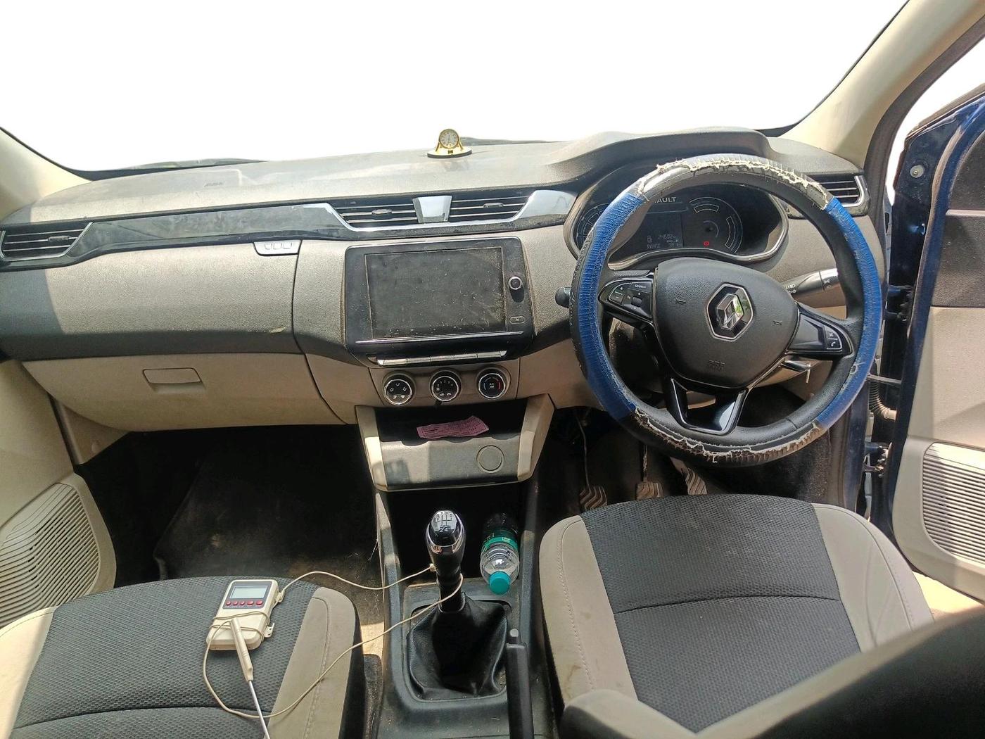 2022 Renault TRIBER RXT, Petrol, Manual, 24,604 km, interior