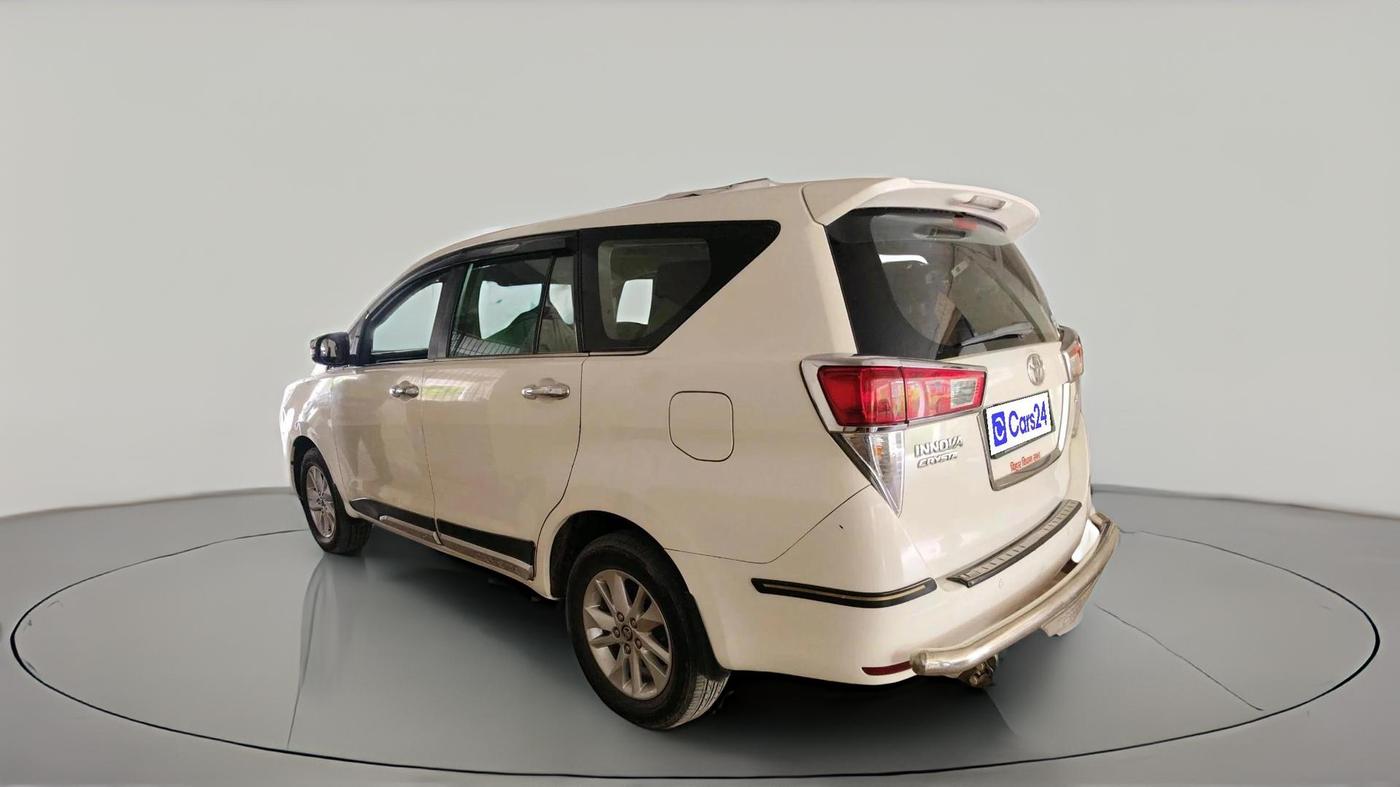 2018 Toyota Innova Crysta 2.4 VX 8 STR, Diesel, Manual, 1,65,223 km, exterior