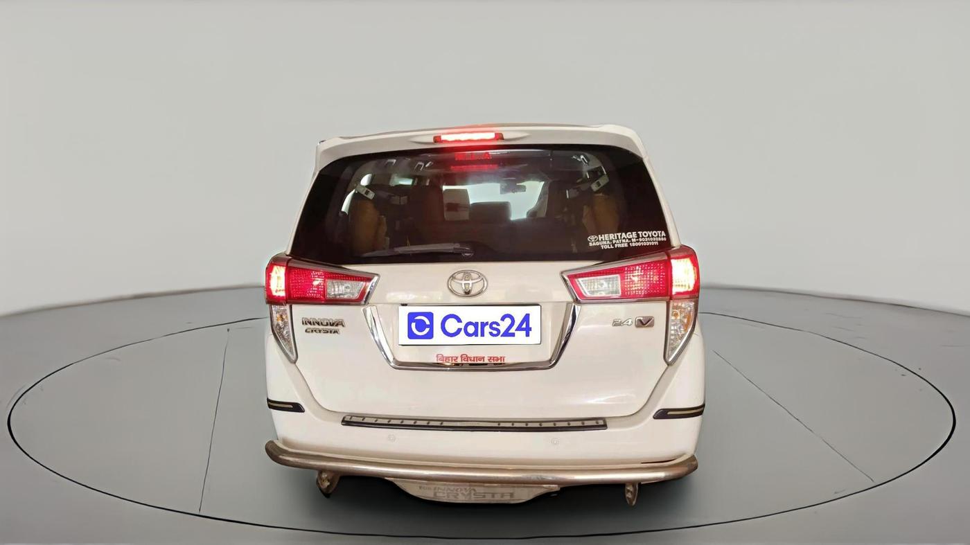 2018 Toyota Innova Crysta 2.4 VX 8 STR, Diesel, Manual, 1,65,223 km, exterior