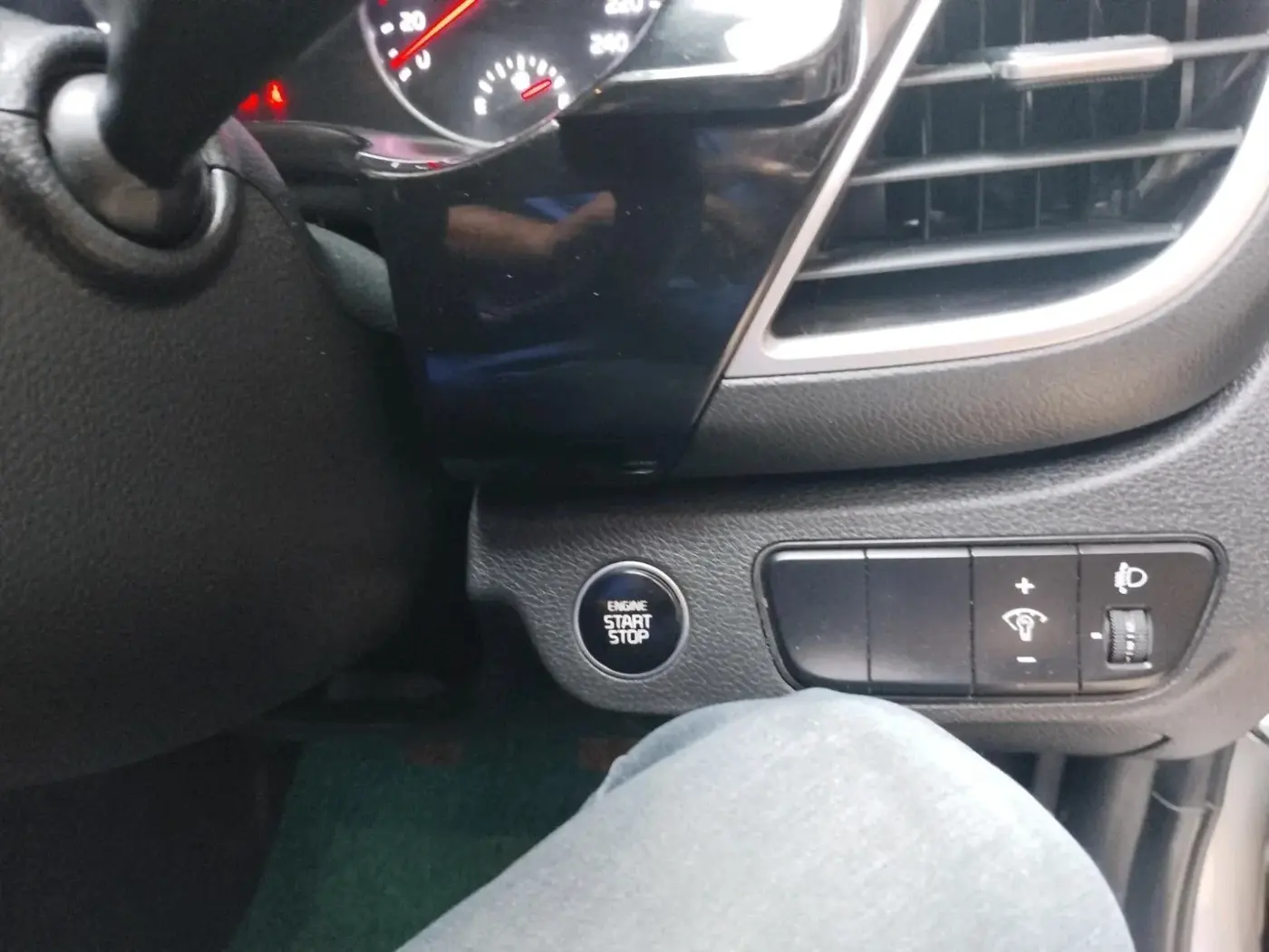 2020 KIA SELTOS HTK PLUS 1.5, Petrol, Manual, 42,768 km, interior