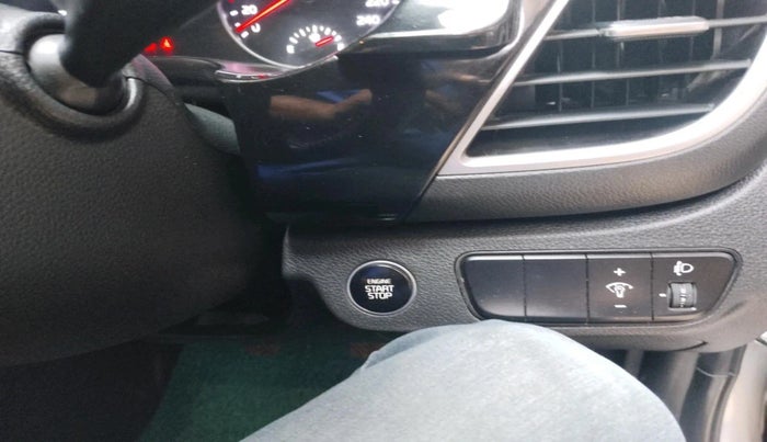 2020 KIA SELTOS HTK PLUS 1.5, Petrol, Manual, 42,768 km, interior