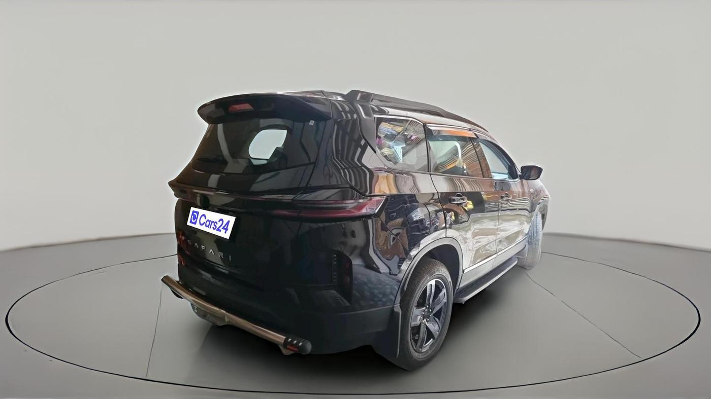 2025 Tata Safari Pure X 7 STR Dark Edition, Diesel, Manual, 3,990 km, exterior