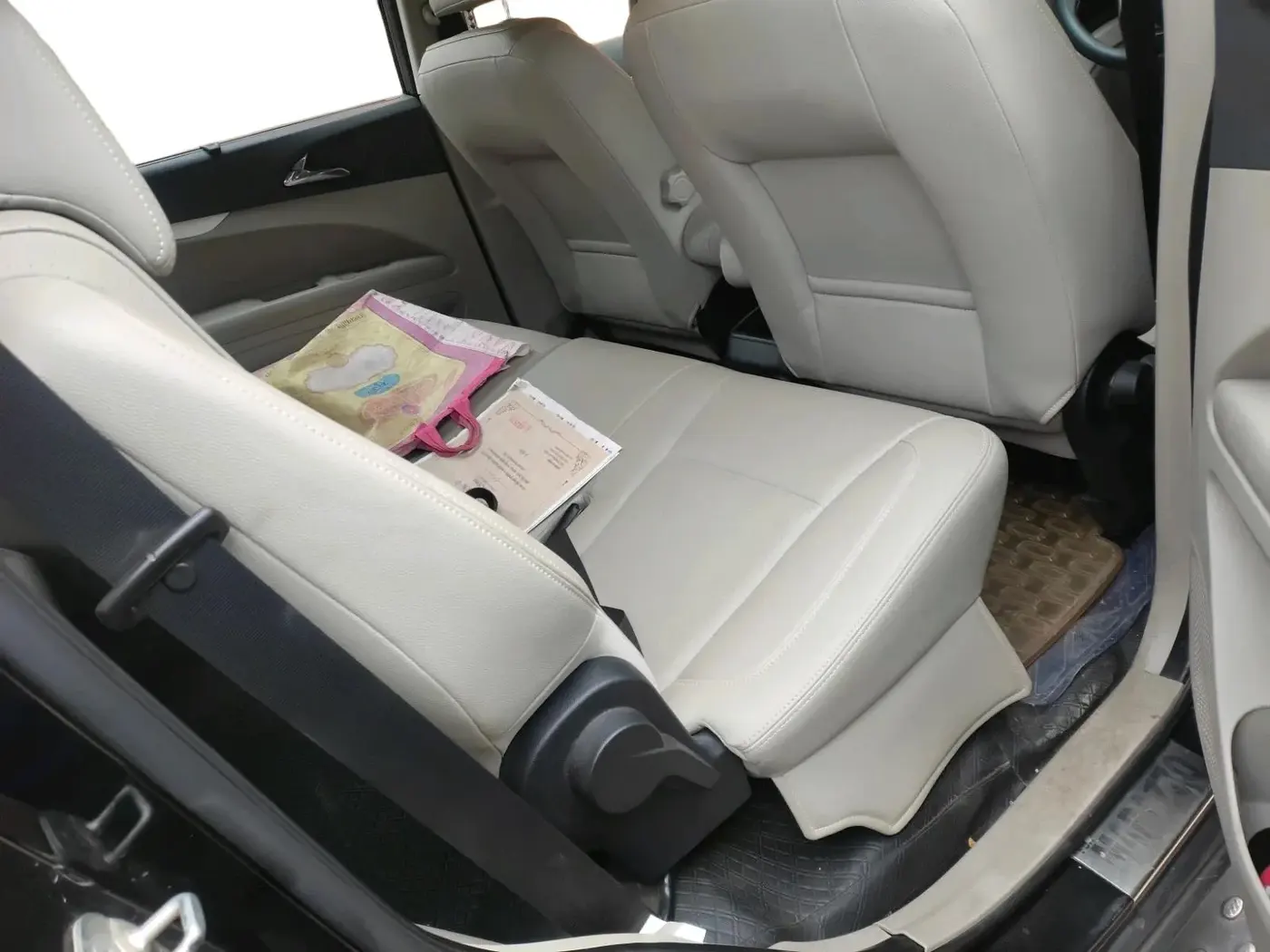 2019 Mahindra MARAZZO M8 8 STR, Diesel, Manual, 53,478 km, interior
