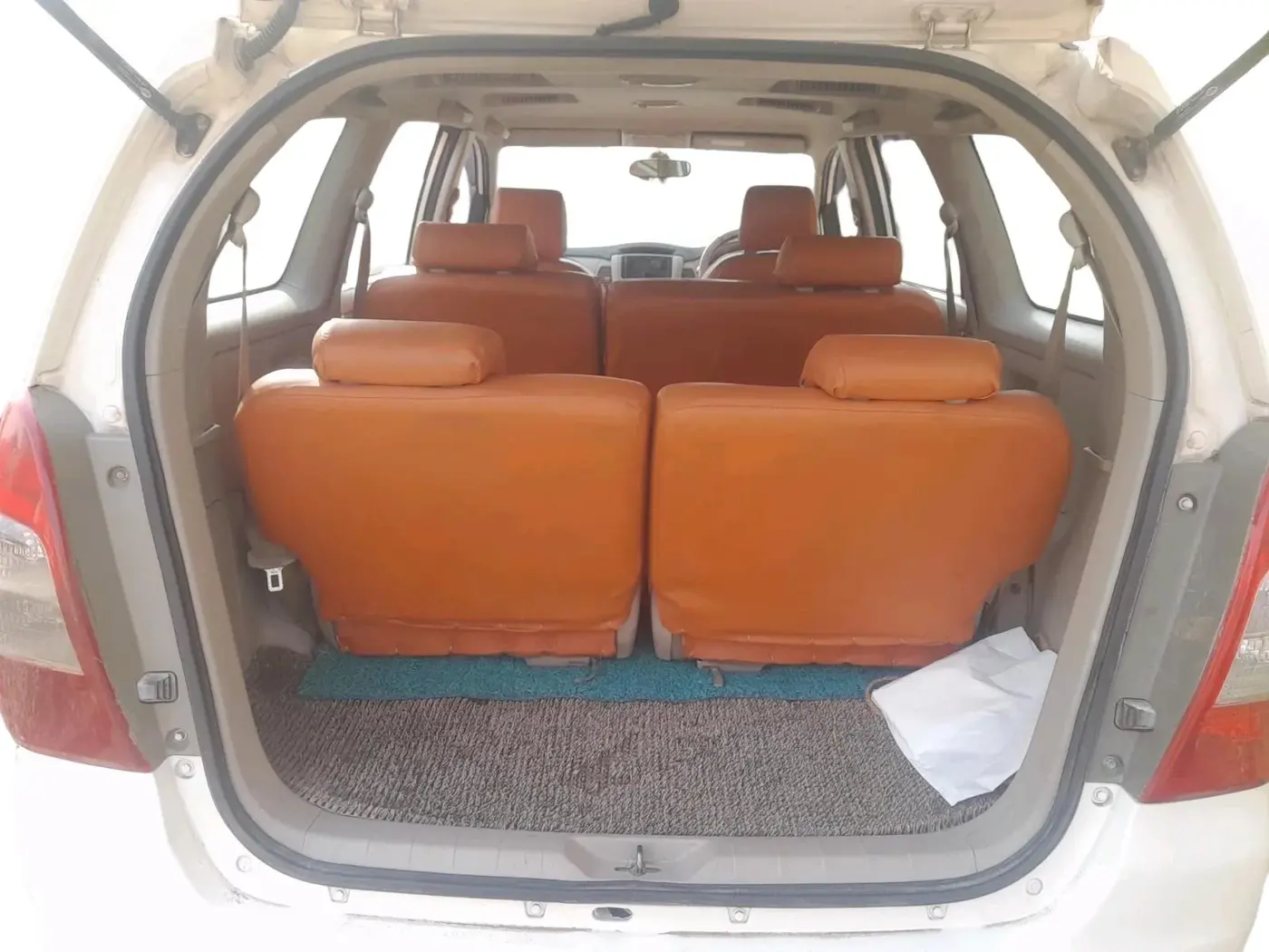 2012 Toyota Innova 2.5 G 7 STR, Diesel, Manual, 1,15,500 km, exterior