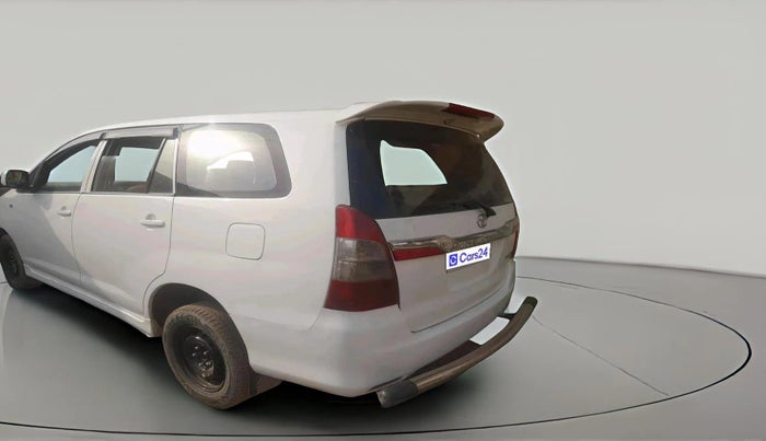 2012 Toyota Innova 2.5 G 7 STR, Diesel, Manual, 1,11,012 km, exterior