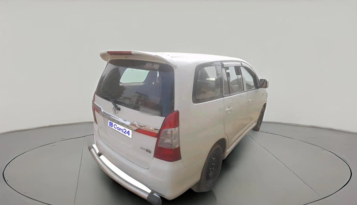 2012 Toyota Innova 2.5 G 7 STR, Diesel, Manual, 1,11,012 km, exterior