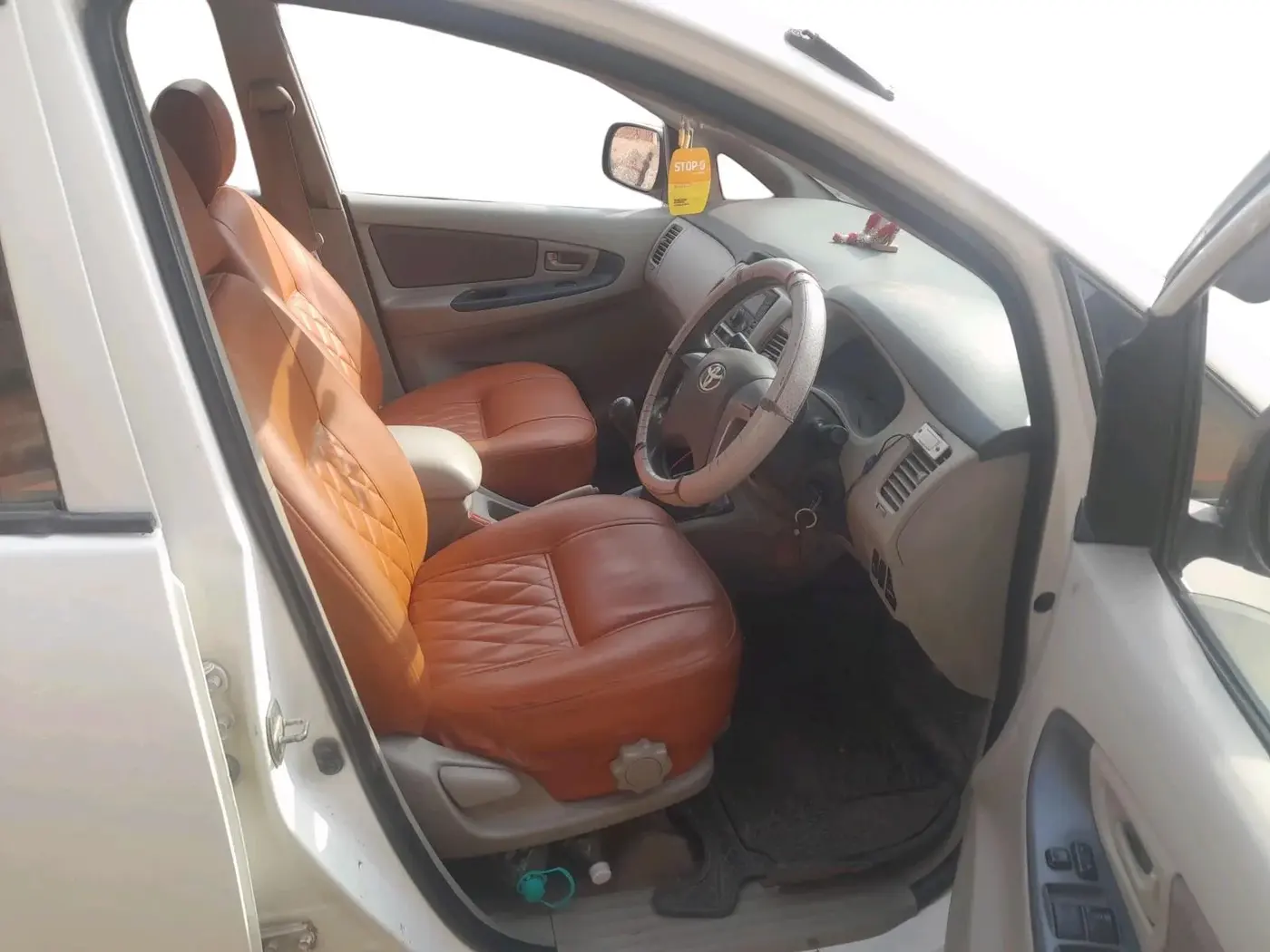 2012 Toyota Innova 2.5 G 7 STR, Diesel, Manual, 1,15,500 km, interior