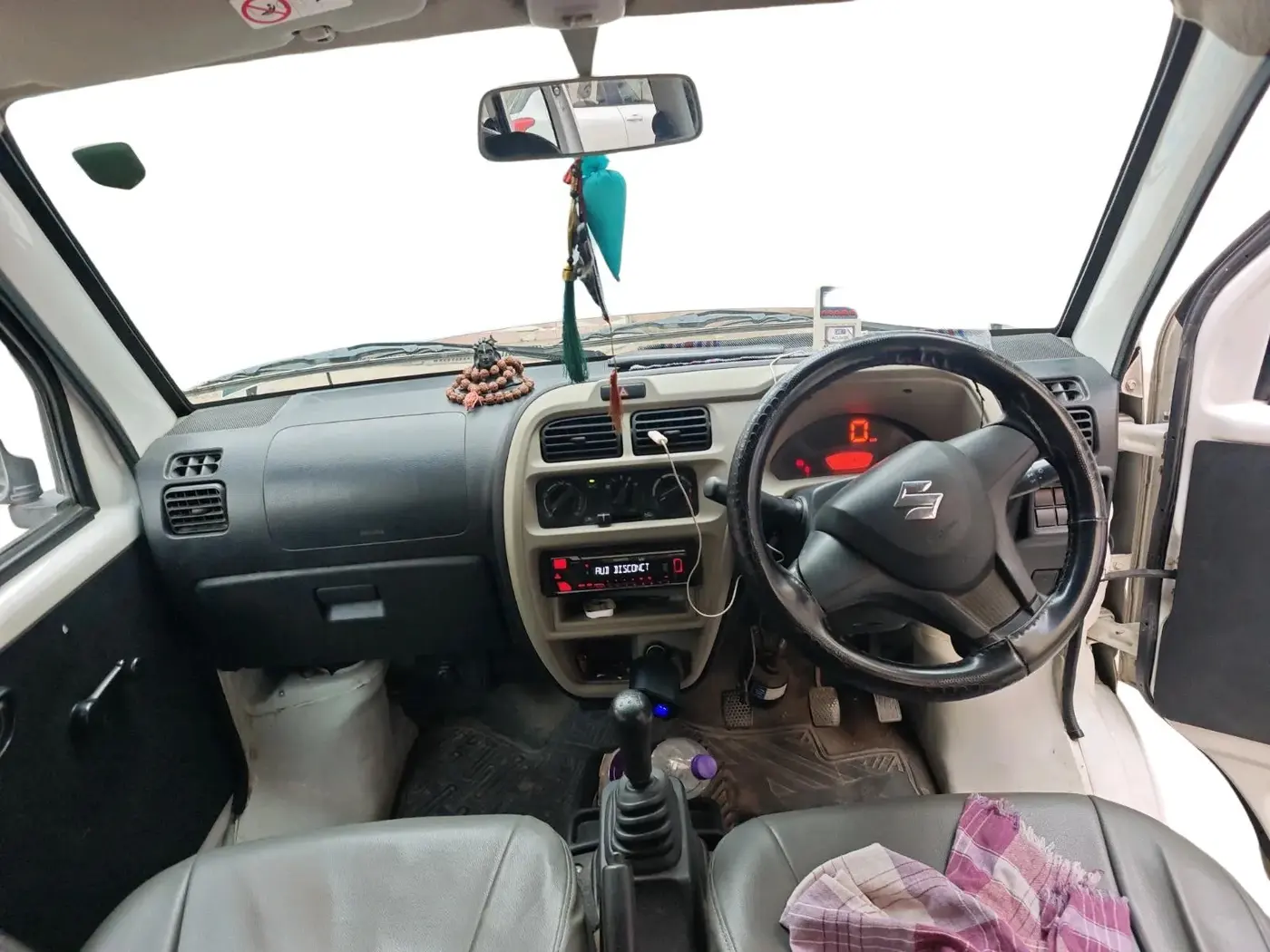 2024 Maruti Eeco 5 STR AC, Petrol, Manual, 99,306 km, interior