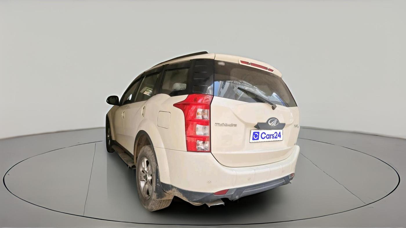 2015 Mahindra XUV500 W8, Diesel, Manual, 70,568 km, exterior