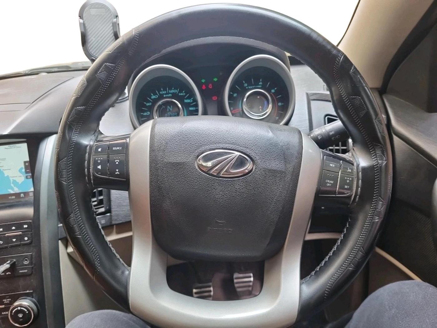 2017 Mahindra XUV500 W10, Diesel, Manual, 83,789 km, interior