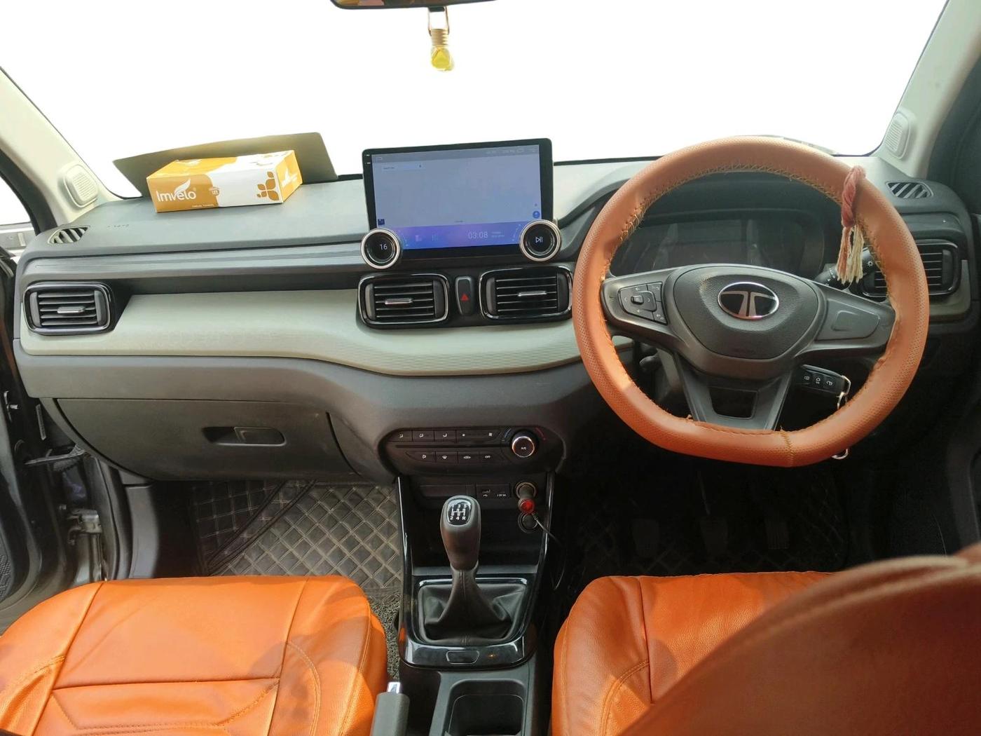 2025 Tata PUNCH Adventure Plus, Petrol, Manual, 6,092 km, interior