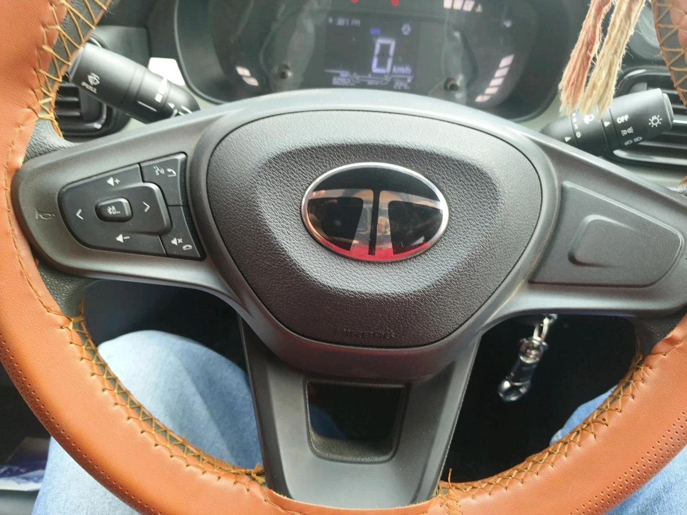 2025 Tata PUNCH Adventure Plus, Petrol, Manual, 6,092 km, interior