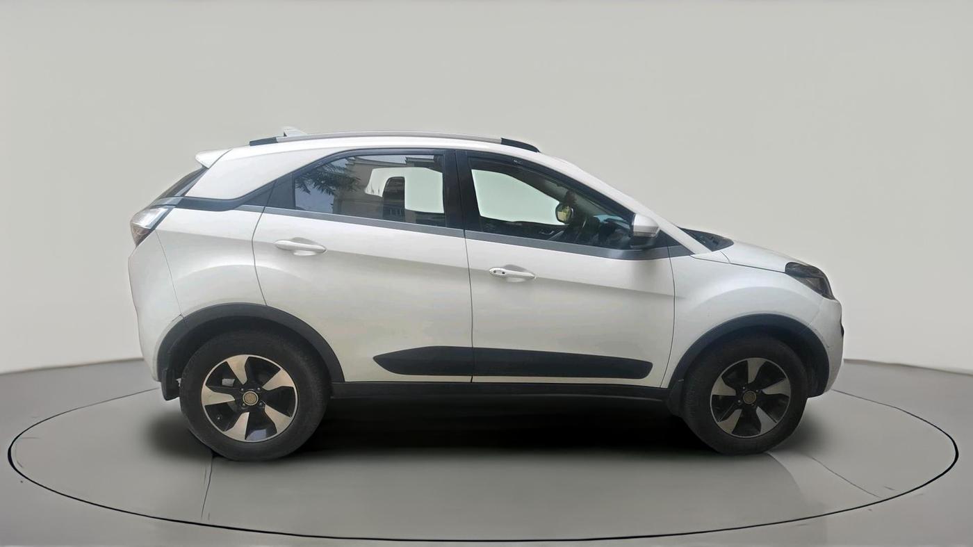 2017 Tata NEXON XZ PETROL, Petrol, Manual, 77,644 km, exterior