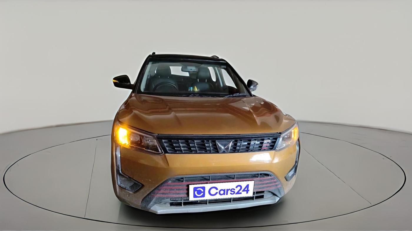 2023 Mahindra XUV300 W8 (O) 1.2 PETROL, Petrol, Manual, 20,196 km, exterior