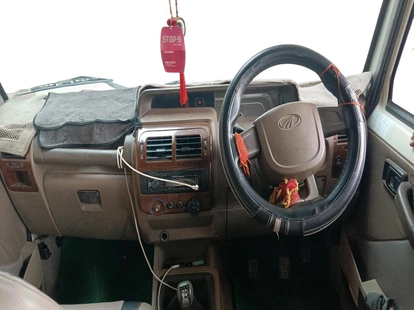 2015 Mahindra Bolero SLX BS-III, Diesel, Manual, 1,61,099 km, interior