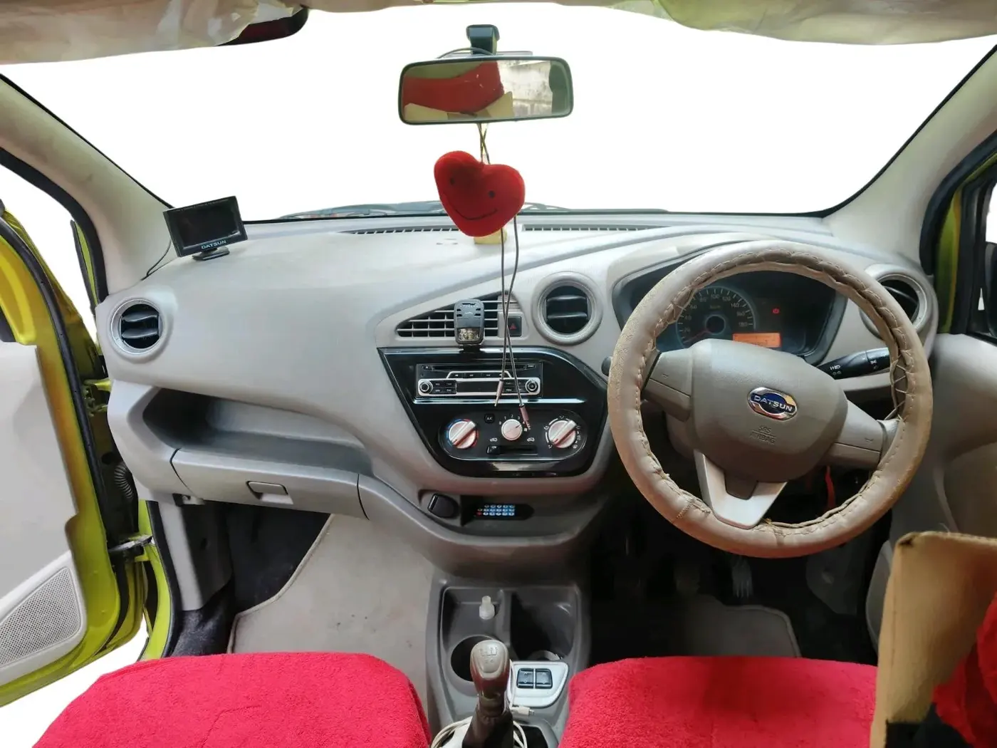 2017 Datsun Go D, Petrol, Manual, 17,930 km, interior