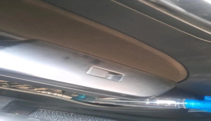 2011 Maruti Swift VXI, Petrol, Manual, 38,583 km, interior