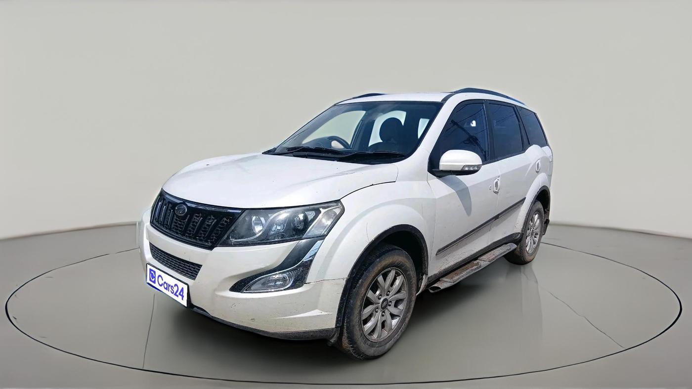 2016 Mahindra XUV500 W8, Diesel, Manual, 1,30,469 km, exterior