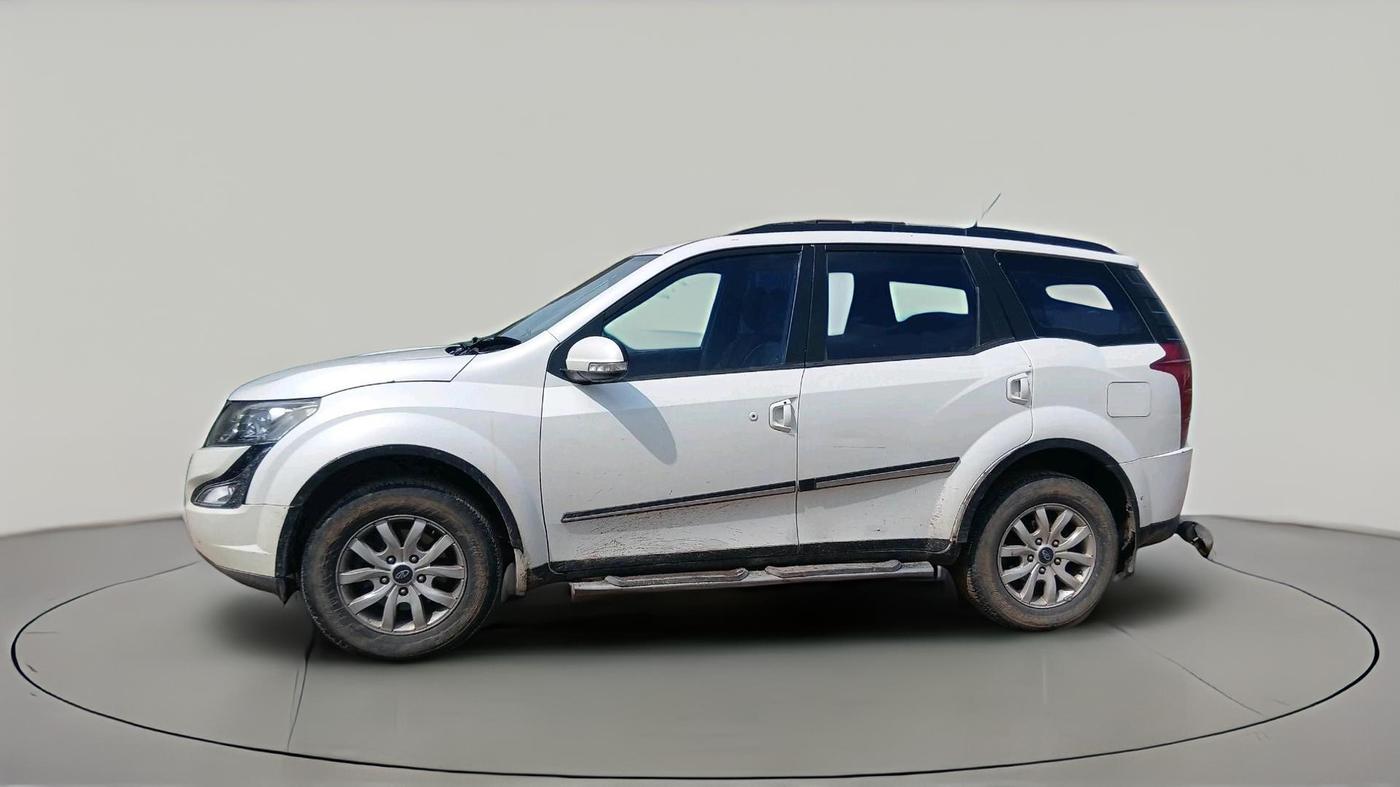 2016 Mahindra XUV500 W8, Diesel, Manual, 1,30,469 km, exterior
