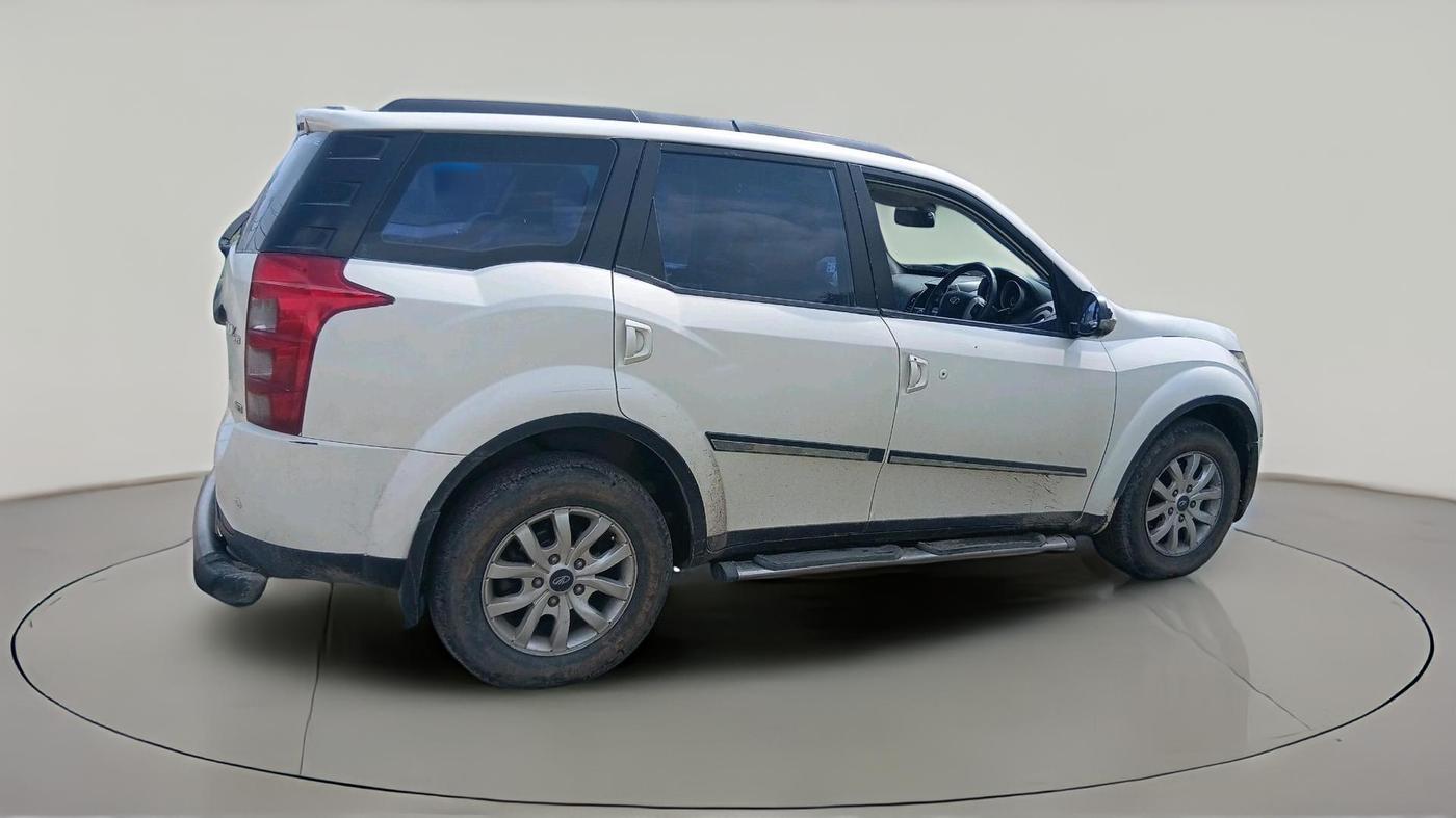 2016 Mahindra XUV500 W8, Diesel, Manual, 1,30,469 km, exterior
