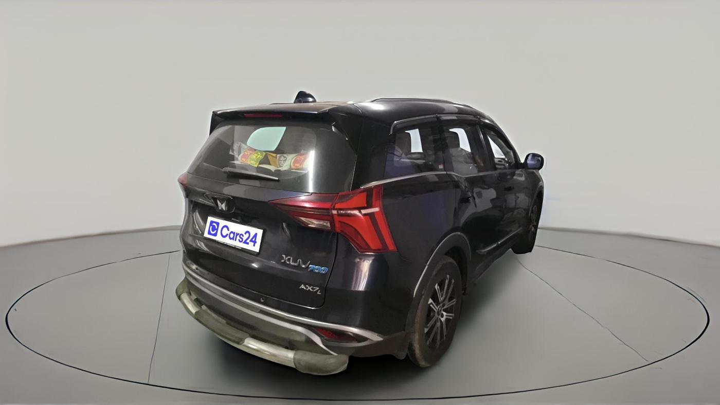 2022 Mahindra XUV700 AX 7 LUXURY D AWD AT 7 STR, Diesel, Automatic, 39,056 km, exterior