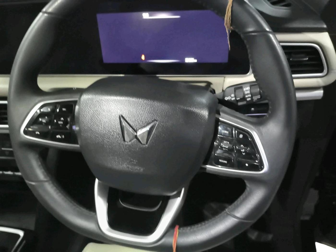 2022 Mahindra XUV700 AX 7 LUXURY D AWD AT 7 STR, Diesel, Automatic, 39,056 km, interior
