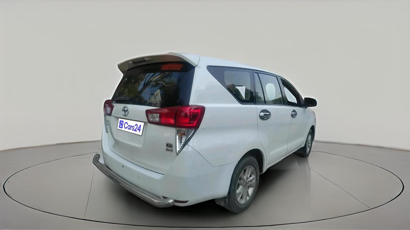 2017 Toyota Innova Crysta 2.4 G 7 STR, Diesel, Manual, 74,373 km, exterior