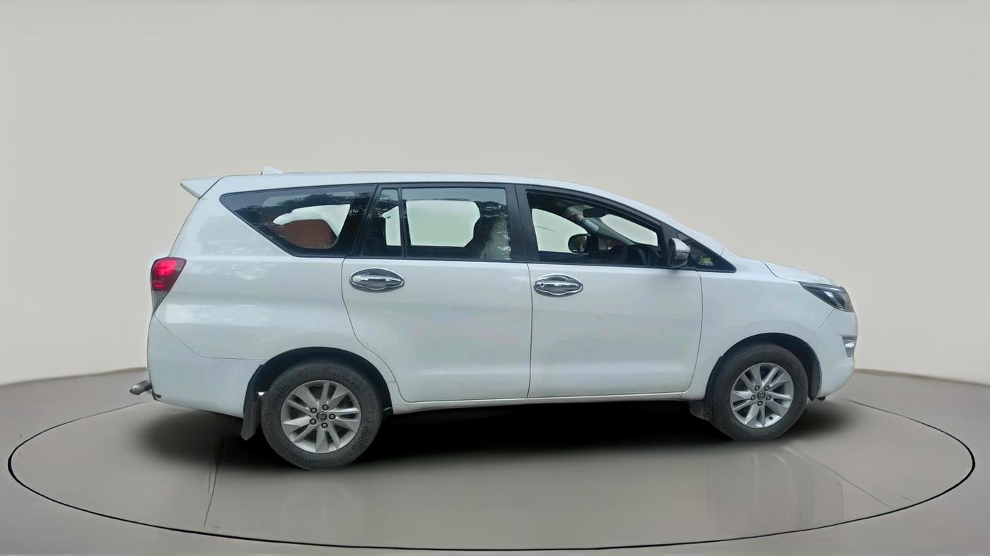 2017 Toyota Innova Crysta 2.4 G 7 STR, Diesel, Manual, 74,373 km, exterior
