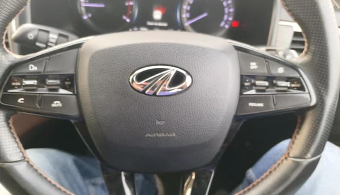 2020 Mahindra ALTURAS G4 4WD AT, Diesel, Automatic, 72,569 km, interior