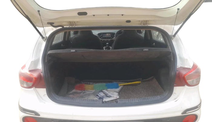 2017 Hyundai Grand i10 SPORTZ (O) 1.2 KAPPA VTVT, Petrol, Manual, 41,894 km, exterior