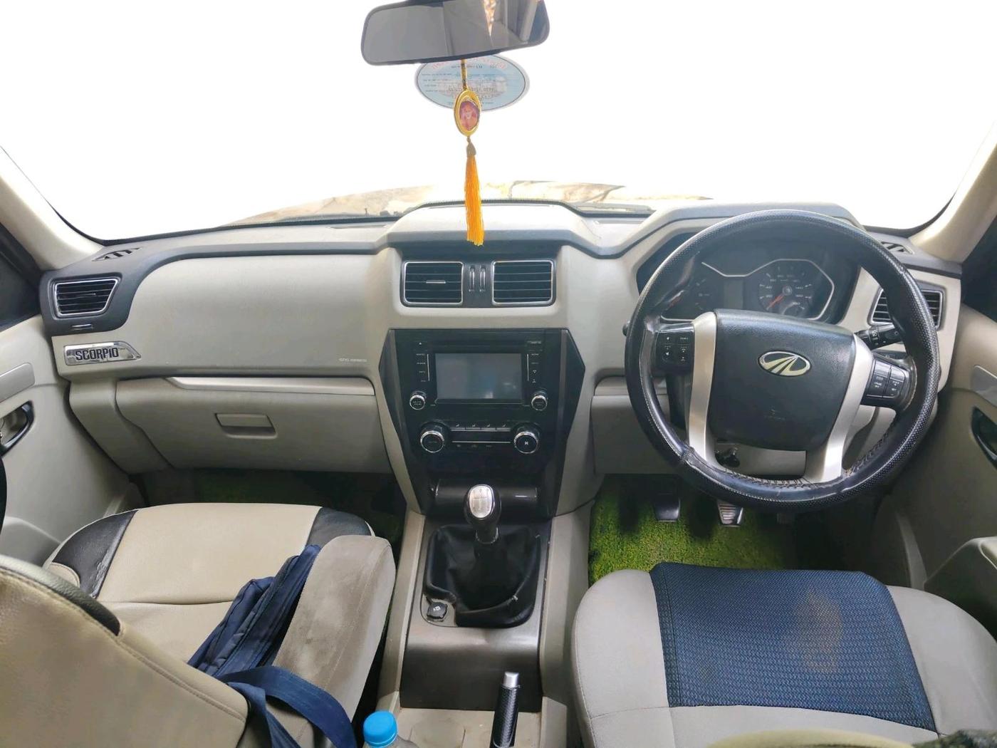 2015 Mahindra Scorpio S10, Diesel, Manual, 2,36,035 km, interior