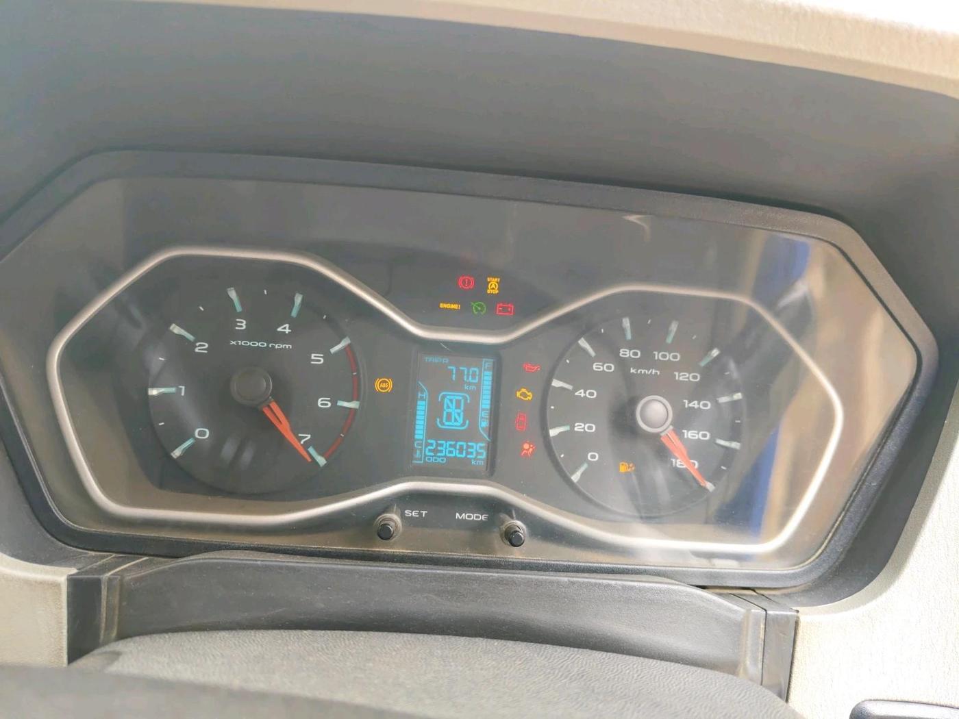2015 Mahindra Scorpio S10, Diesel, Manual, 2,36,035 km, interior