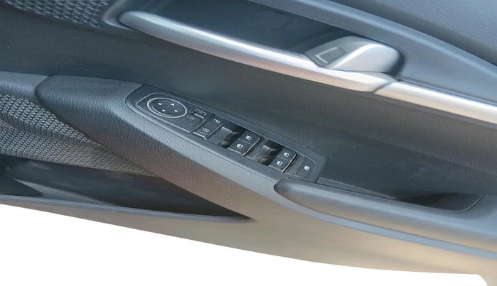 2022 KIA SELTOS HTK 1.5 PETROL, Petrol, Manual, 52,844 km, interior