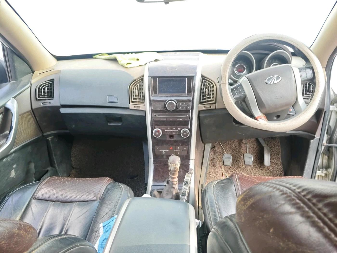 2012 Mahindra XUV500 W8, Diesel, Manual, 1,56,606 km, interior